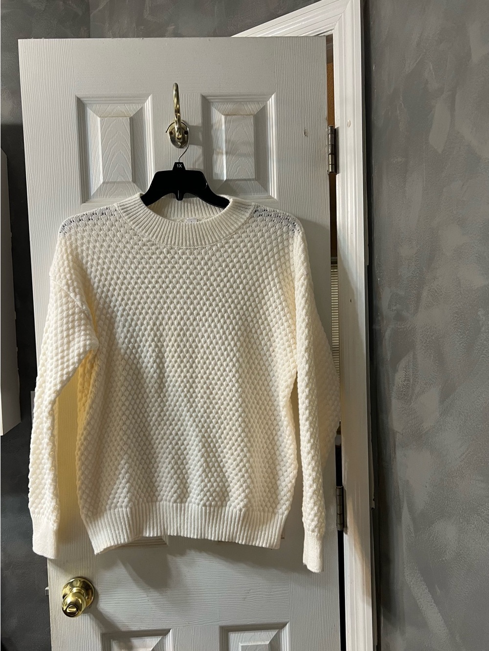 Cream Textured Honeycomb Knit Crewneck Sweater Women’s Large